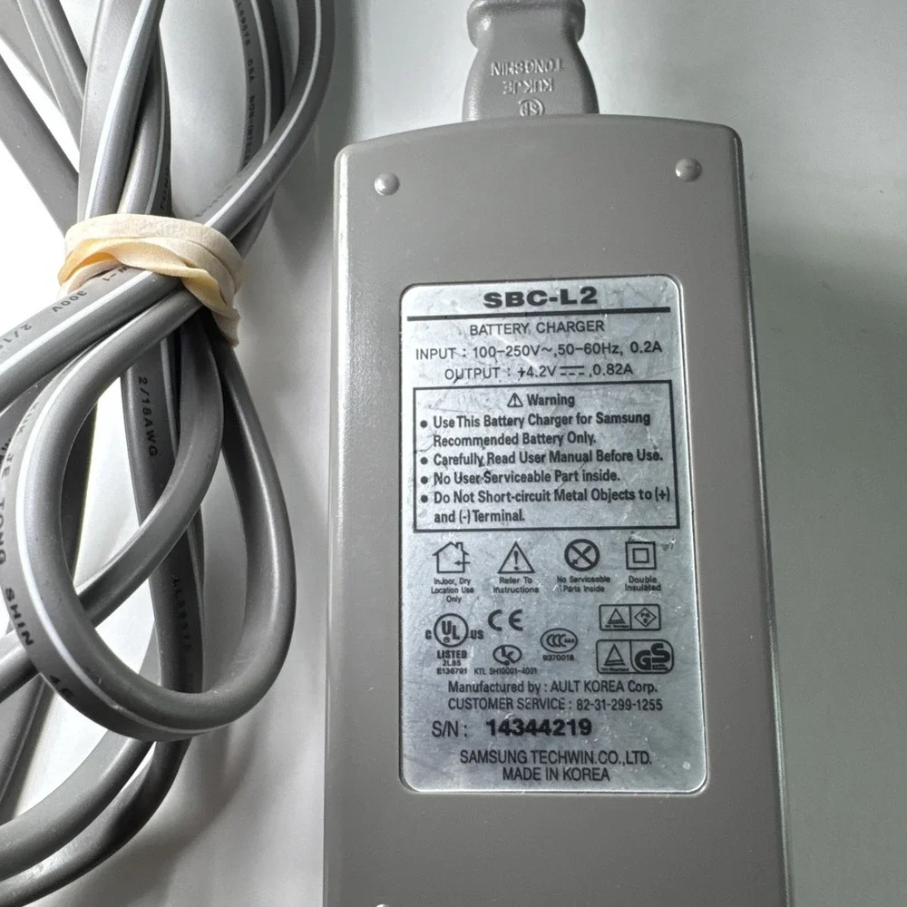 Samsung 4.2V Battery Charger Model SBC-L2